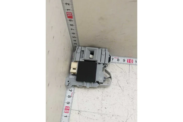 Samsung Washing Machine Door Lock Switch - DC81-01477A